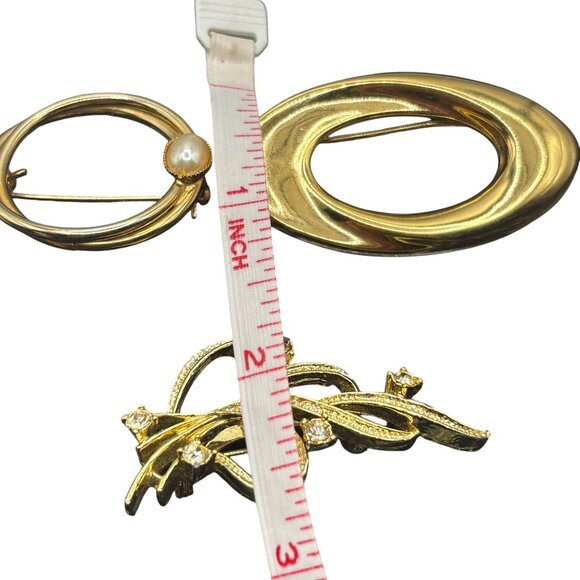 Designer Lot Brooches Napier, Gerry & Faux Pearl Round Pin Gold-Tone Vintage - Picture 3 of 12